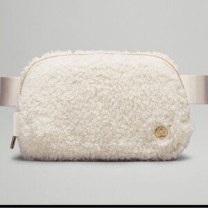 Lululemon Everywhere Belt Bag Fleece 1L
